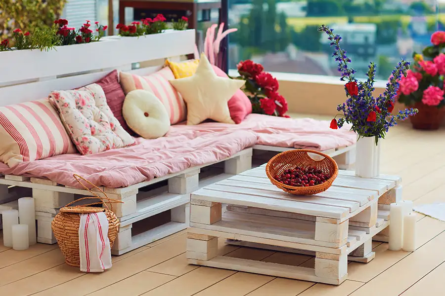 DIY pallet projects - custom made patio furniture - Tampa Florida