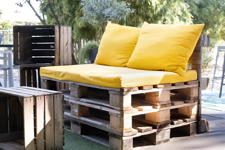 DIY pallet projects - custom made patio furniture - Tampa Florida