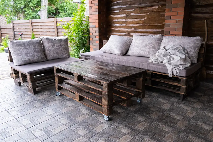 DIY pallet projects - custom made patio furniture - Tampa Florida