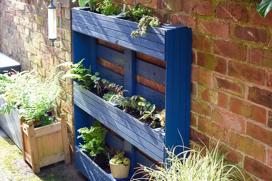 DIY pallet projects - Vertical herb Garden painted blue - Tampa Florida