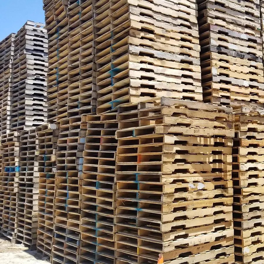 WW Pallets, Inc. large supply of used and new wooden pallets - Tampa Florida